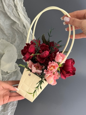 Пакет для цветов мини с тиснением, размер 9х6,5х10см, цвет кремовый