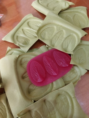 Молд #0060Б Листья Виолы 3в1 (4*2см)