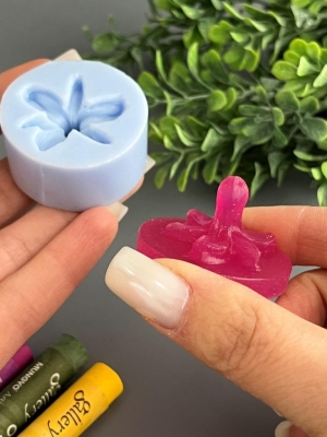 Молдвайнер #0015А - Лепестки гиацинта (3*2см)