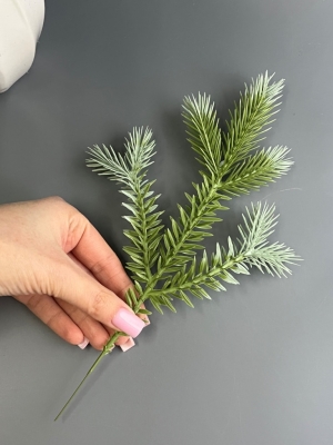 Ветка ёлки 7-ая, 30 см, голубая ель