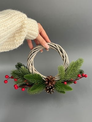 Новогодний венок средний (д-15 см)