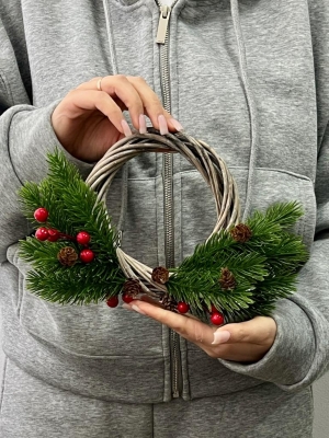 Новогодний венок малый из лозы, 15 см