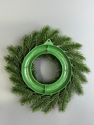 Новогодний венок малый с ягодой (29 см)