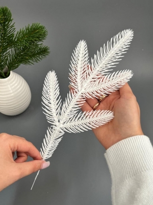 Ветка ёлки 5-я (белый) 30 см, 10 шт