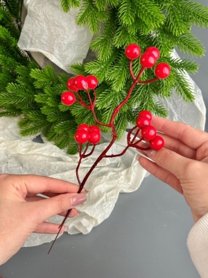 Ветка шиповника 16 ягод, 26 см, красный