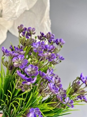 Ветка в букете с мелкими цветами 9 веток, 32 см, фиолетовый