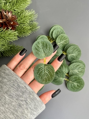 Ветка - лист эвкалипта 2-ой малый для венка, 7.5 см, 20 шт