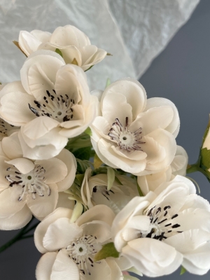 Ветка в букете лютик 5 веток, 34 см, кремовый