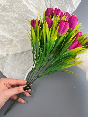 Ветка в букете тюльпан, 35 см, малиновый