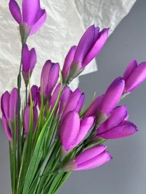 Ветка в букете крокус 6 веток, 37 см, сиреневый
