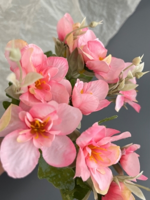 Ветка в букете азалия 5 веток, 28 см, светло-розовый