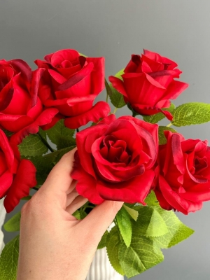 Букет бутон роз 6 голов, 40 см, красный