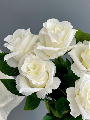 Букет бутон роз 6 голов, 40 см, белый
