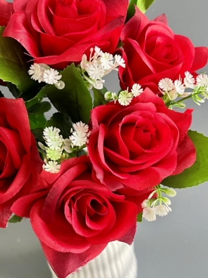 Букет бутон роз 7 голов, 34 см, красный