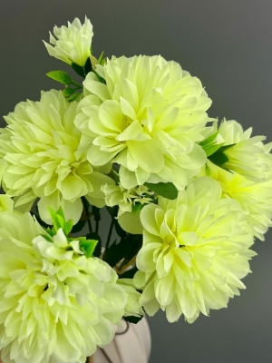 Букет хризантем 9 веток, 38 см, светло-лимонный