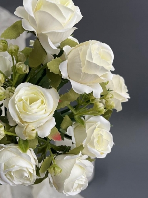 Букет роз 10 голов, 27 см, белый