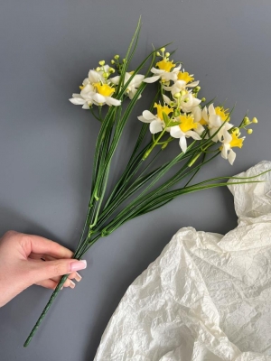 Букет зелени нарцисс 6 веток, 40 см, белый