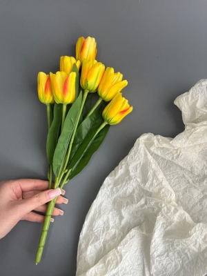 Букет тюльпанов 7 голов, 35 см, желтый