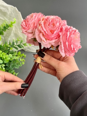 Камелии в букете 7 голов, 23 см, розовый