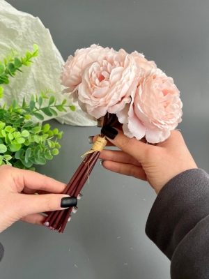 Камелии в букете 7 голов, 23 см, нежно-розовый