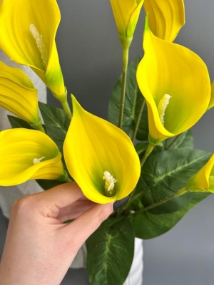 Каллы искусственные в букете латекс 9 голов, 55 см, желтый