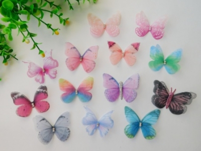 Шифоновые бабочки, цветы